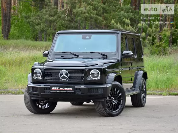 Mercedes-Benz G-Class Base