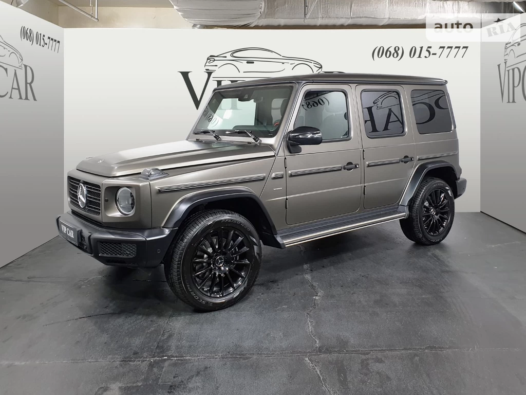 Mercedes-Benz G-Class Base