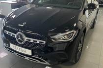 Mercedes-Benz GLA-Class Base