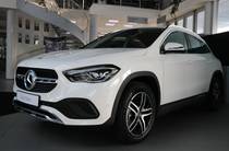 Mercedes-Benz GLA-Class Base