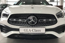 Mercedes-Benz GLA-Class Base