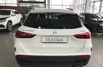 Mercedes-Benz GLA-Class Base