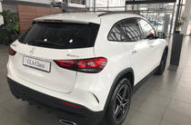 Mercedes-Benz GLA-Class Base