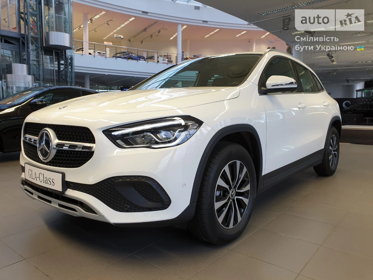 Mercedes-Benz GLA-Class Base