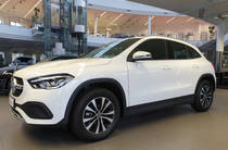 Mercedes-Benz GLA-Class Base