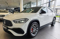 Mercedes-Benz GLA-Class Base