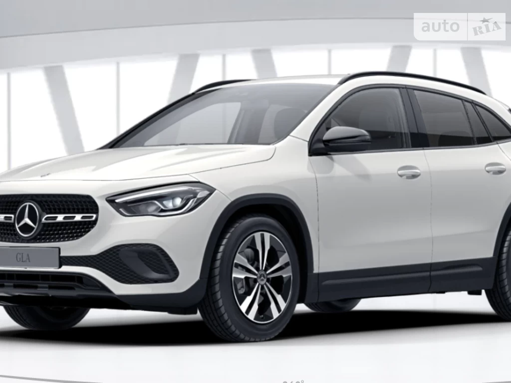 Mercedes-Benz GLA-Class Base