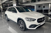 Mercedes-Benz GLA-Class Base