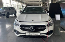 Mercedes-Benz GLA-Class Base