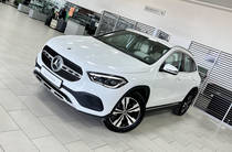 Mercedes-Benz GLA-Class Base