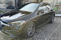 Mercedes-Benz GLA-Class Base