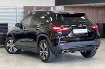 Mercedes-Benz GLA-Class Base