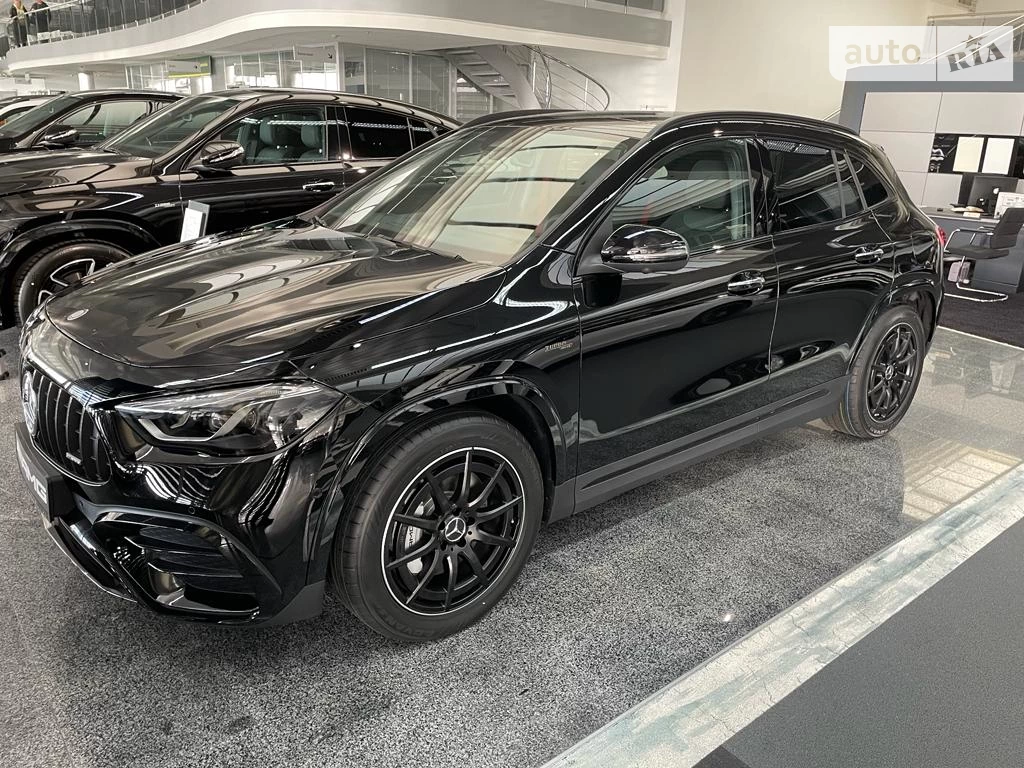 Mercedes-Benz GLA-Class Base