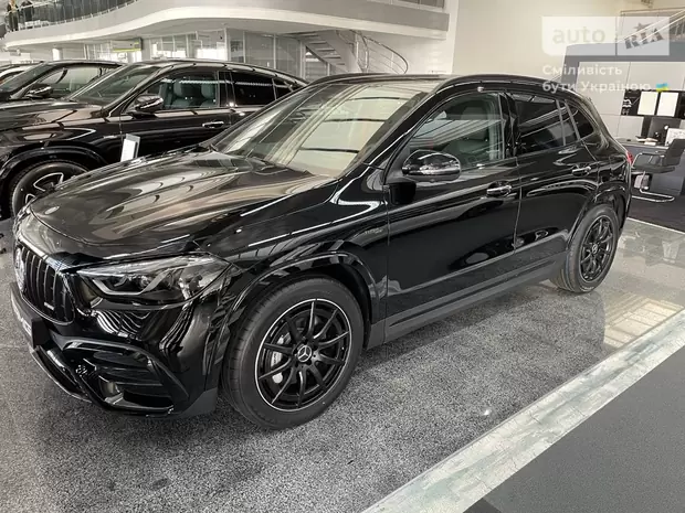 Mercedes-Benz GLA-Class Base