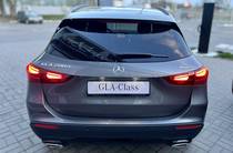 Mercedes-Benz GLA-Class Base