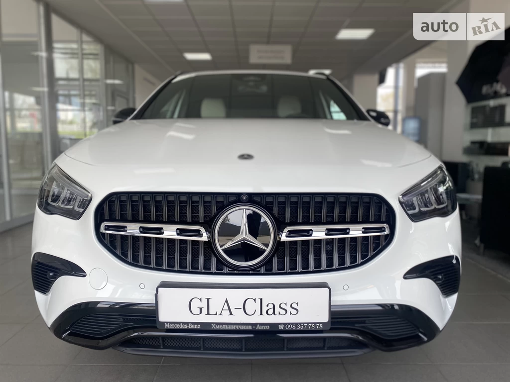 Mercedes-Benz GLA-Class Base