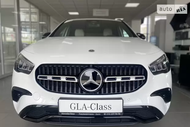 Mercedes-Benz GLA-Class Base