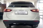 Mercedes-Benz GLA-Class Base