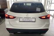 Mercedes-Benz GLA-Class Base