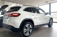 Mercedes-Benz GLA-Class Base