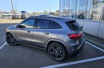 Mercedes-Benz GLA-Class Base