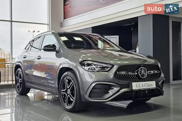 Mercedes-Benz GLA-Class Base