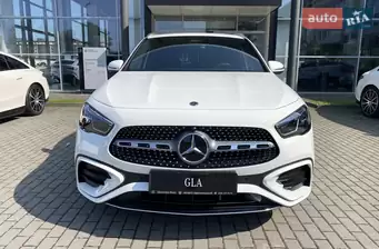 Mercedes-Benz GLA-Class Mercedes-Benz GLA-Class