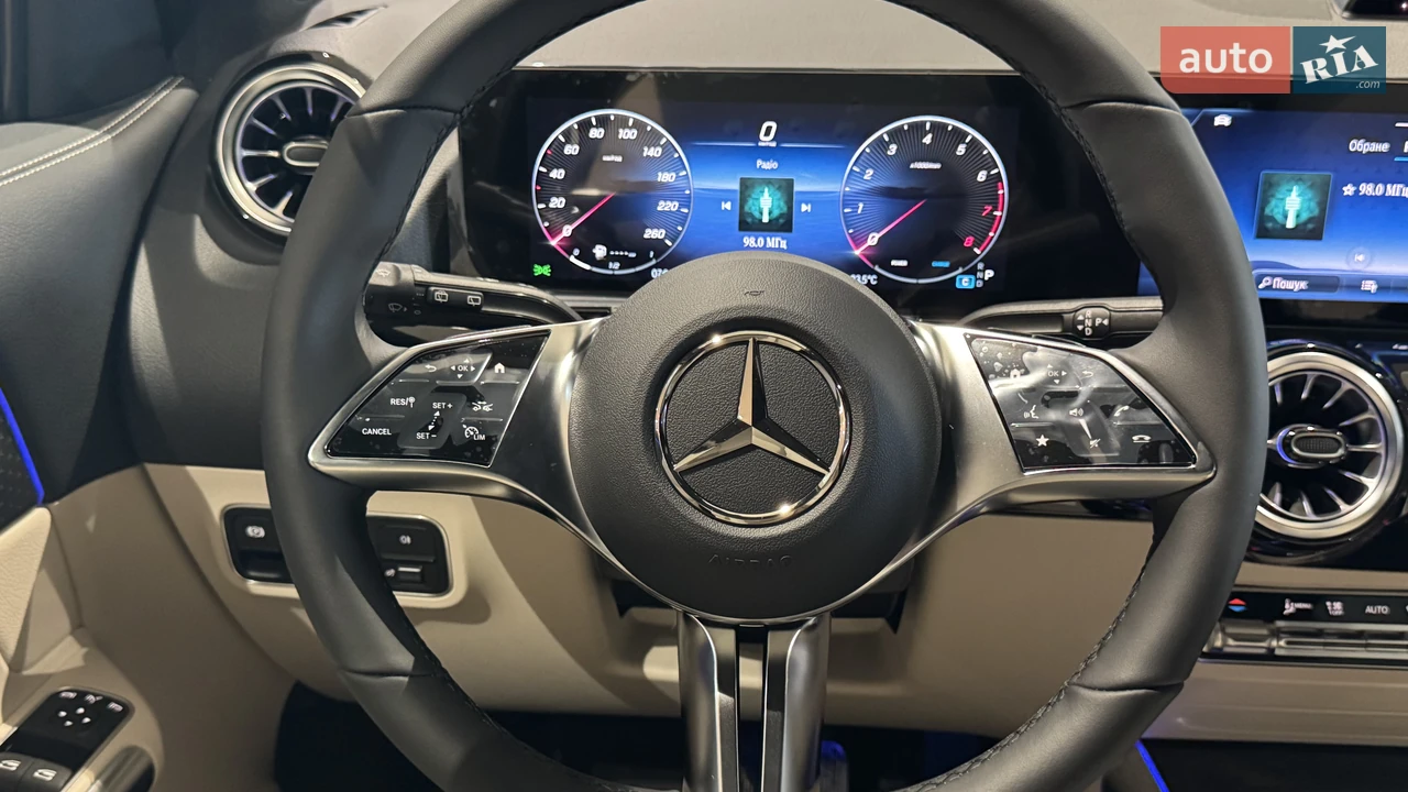 Mercedes-Benz-14