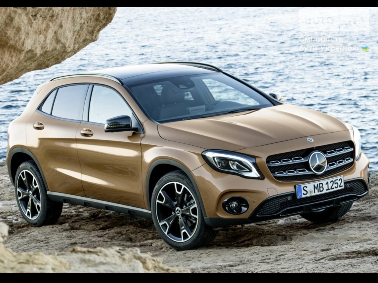 Mercedes-Benz GLA-Class Base