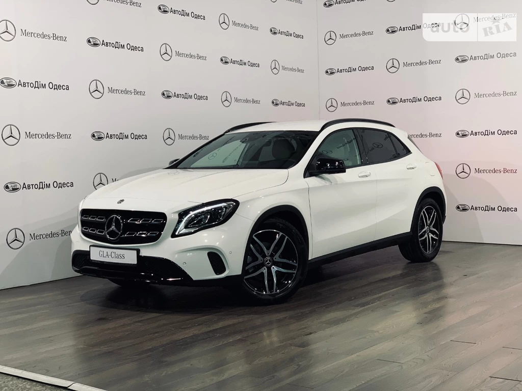 Mercedes-Benz GLA-Class Base