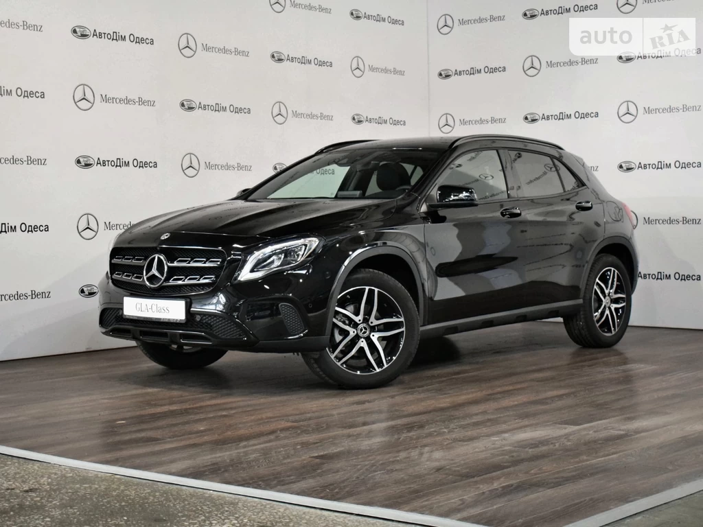 Mercedes-Benz GLA-Class Base