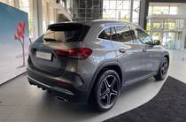 Mercedes-Benz GLA-Class Base