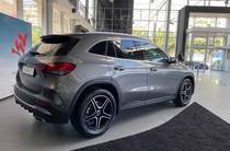 Mercedes-Benz GLA-Class Base