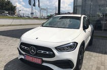 Mercedes-Benz GLA-Class Base