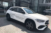 Mercedes-Benz GLA-Class Base