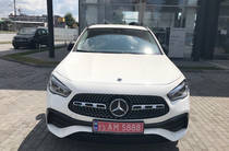 Mercedes-Benz GLA-Class Base