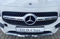 Mercedes-Benz GLB-Class Base