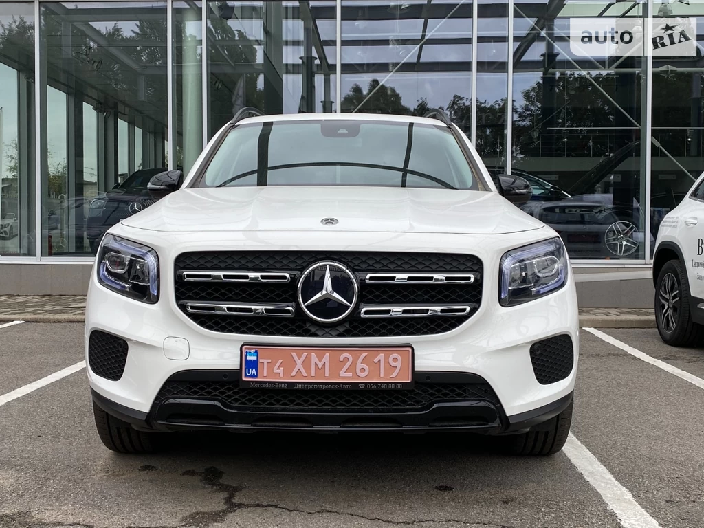 Mercedes-Benz GLB-Class Base