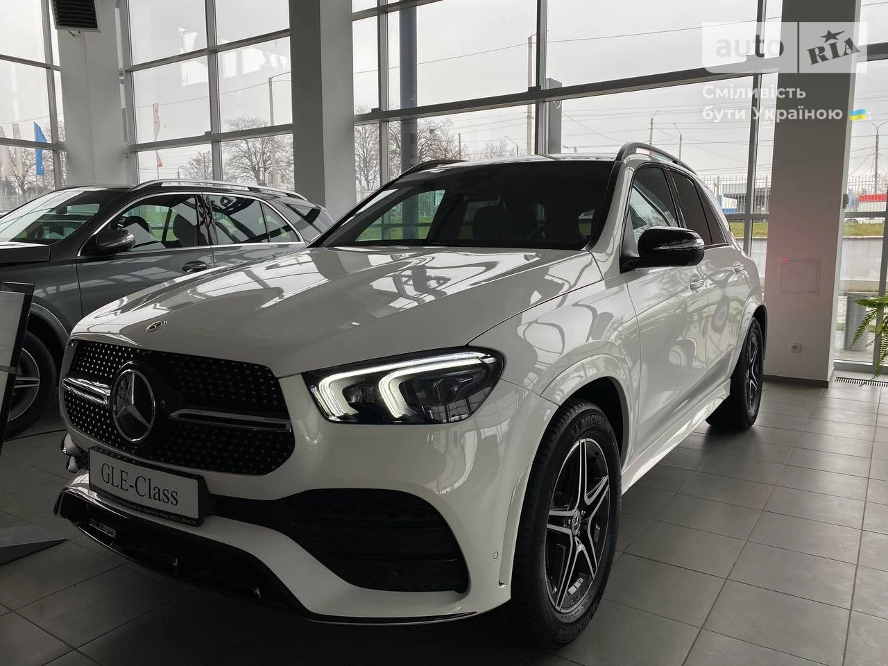 Mercedes-Benz GLE-Class Base