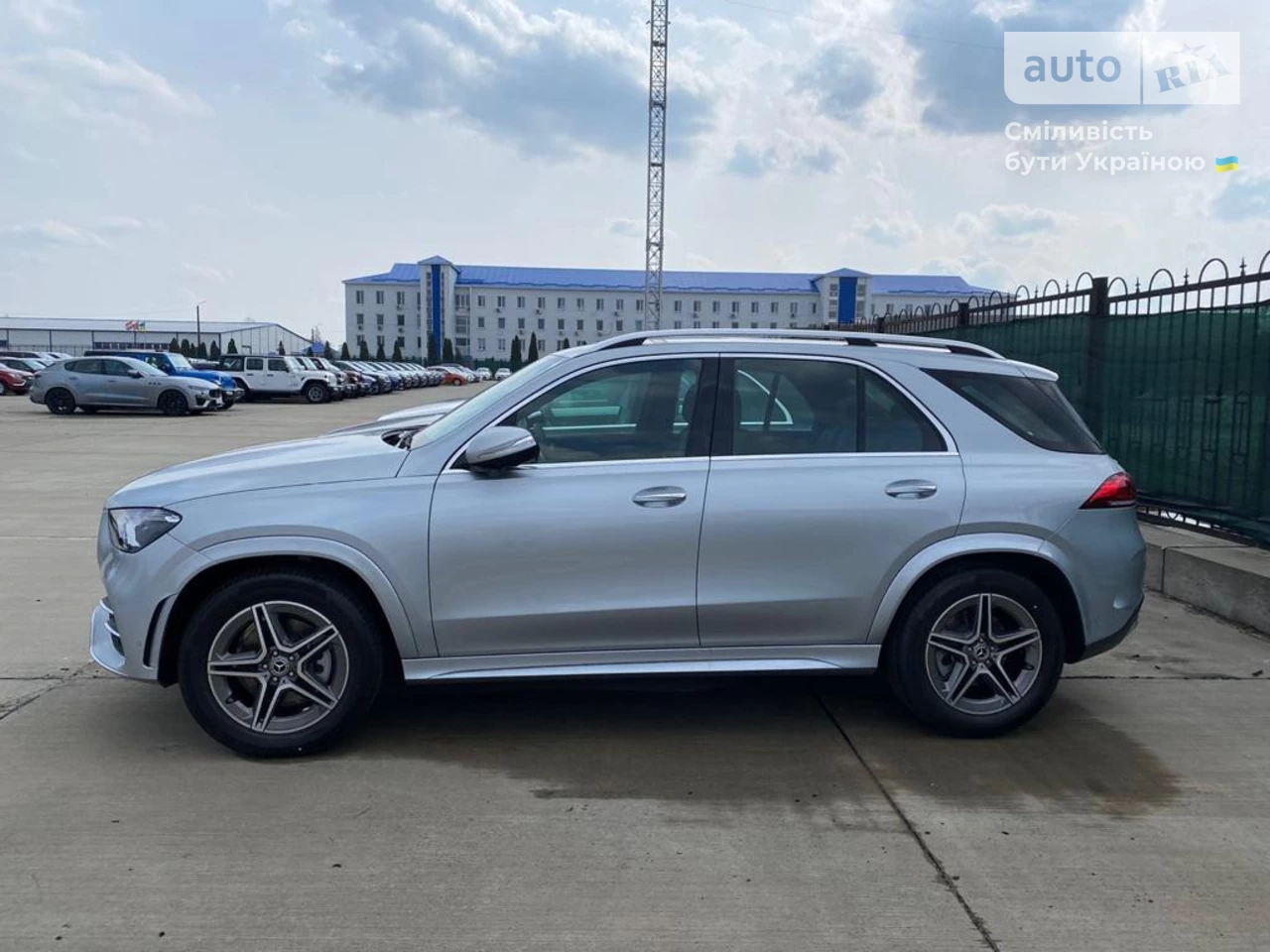 Mercedes-Benz GLE-Class Base