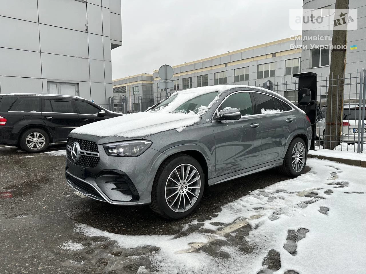 Mercedes-Benz GLE-Class Base