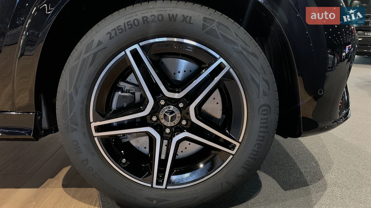 Mercedes-Benz-15