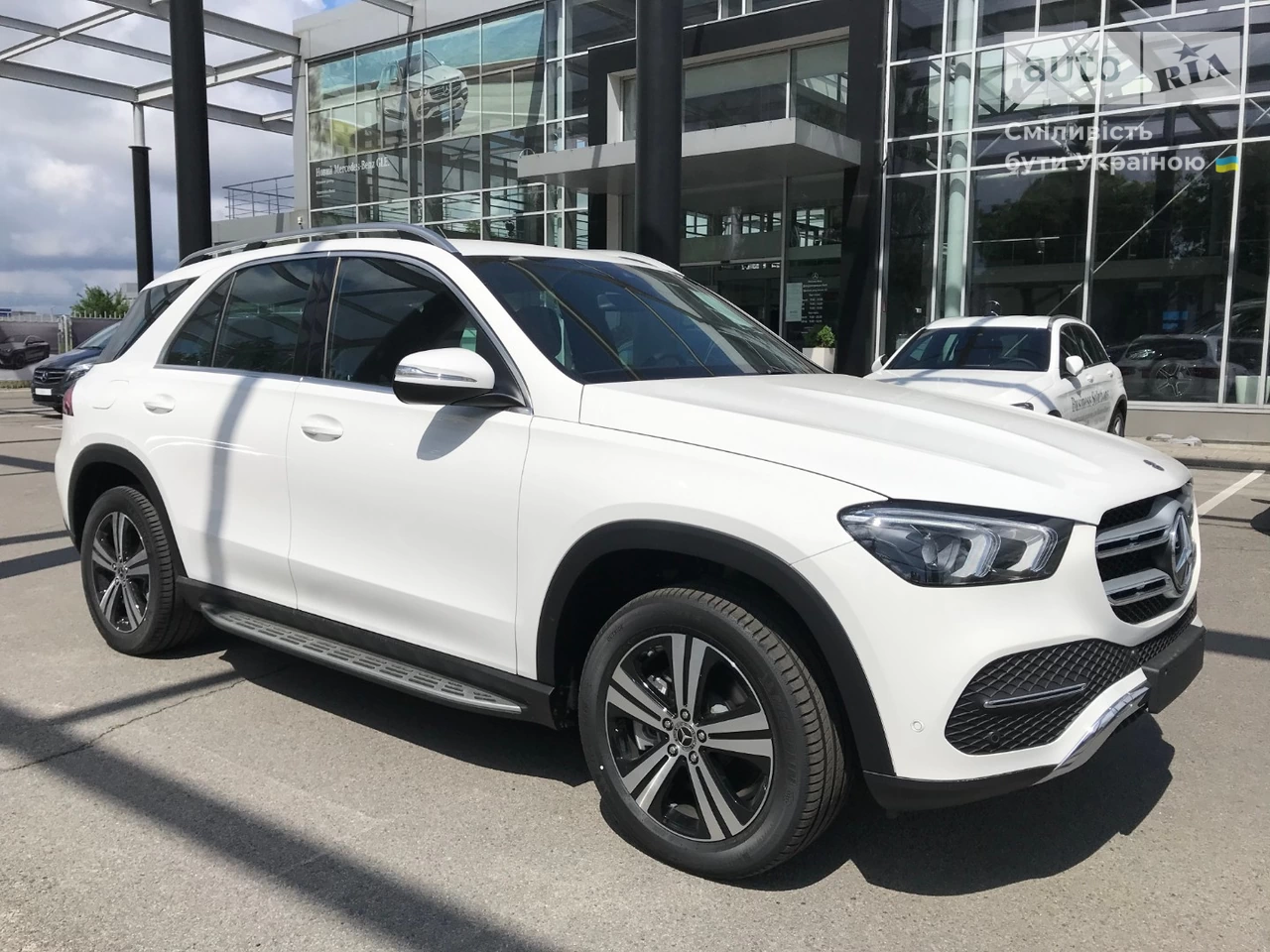 Mercedes-Benz GLE-Class Base