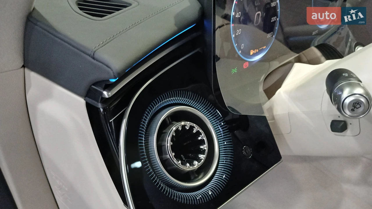 Mercedes-Benz-4