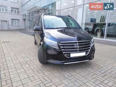 Mercedes-Benz V-Class 2025 AMG Line