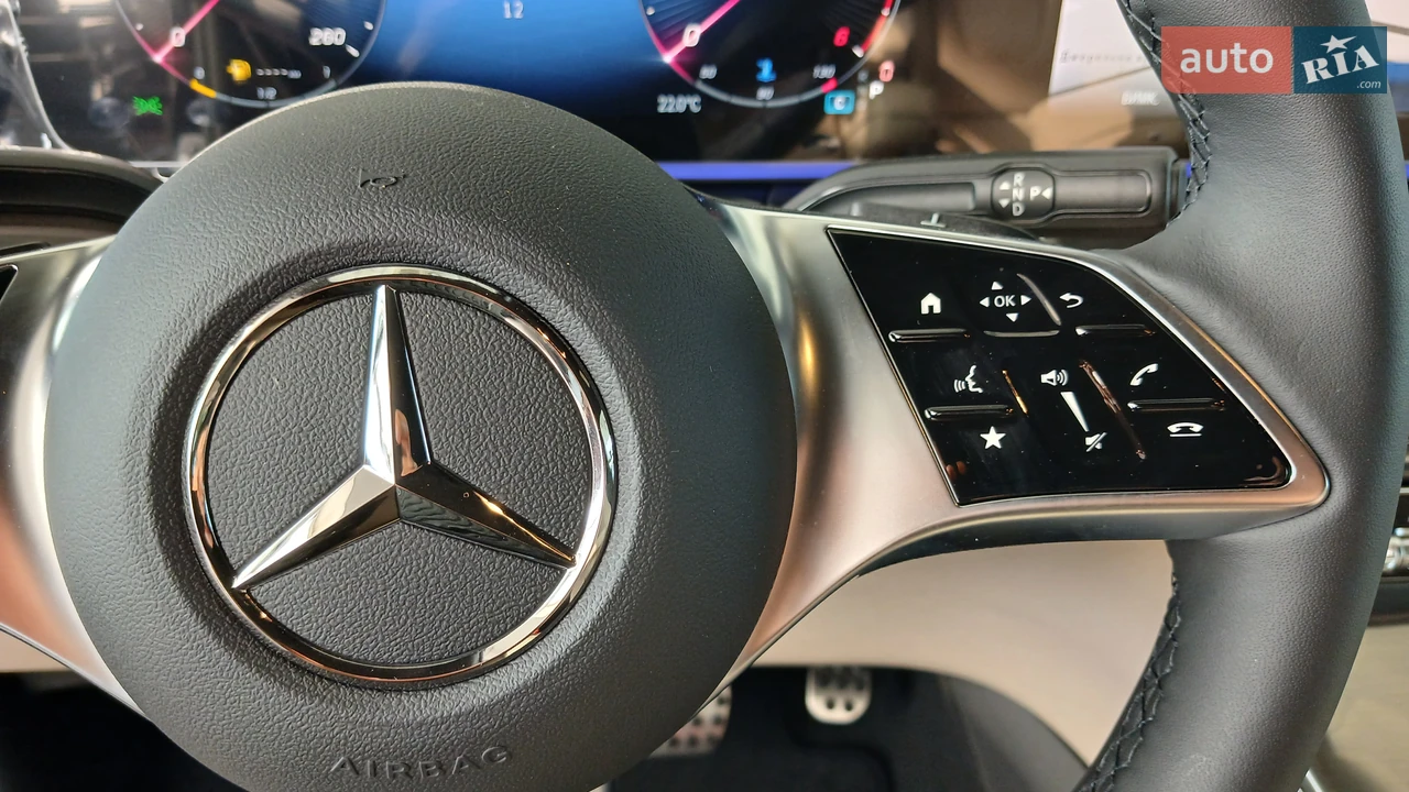 Mercedes-Benz-43