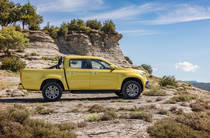 Mercedes-Benz X-Class Base