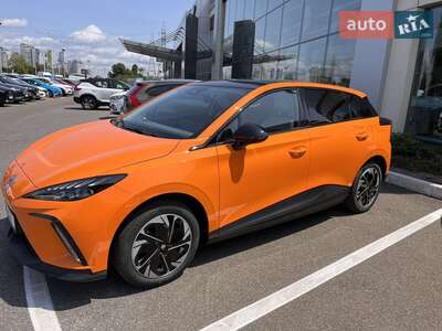 MG 4 2023 LUX + EV 64 kWh (204 к.с.)