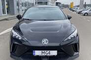 MG 4 LUX +