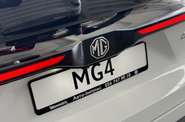 MG 4 LUX +